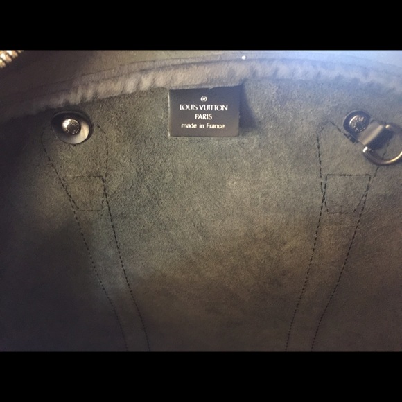 LV leather duffle bag - Picture 5 of 8